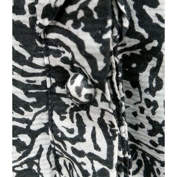 Banana Republic Women's Black White Paisley Ruffle Silk Bld Blouse Sz M Cap Slv - Picture 5 of 9